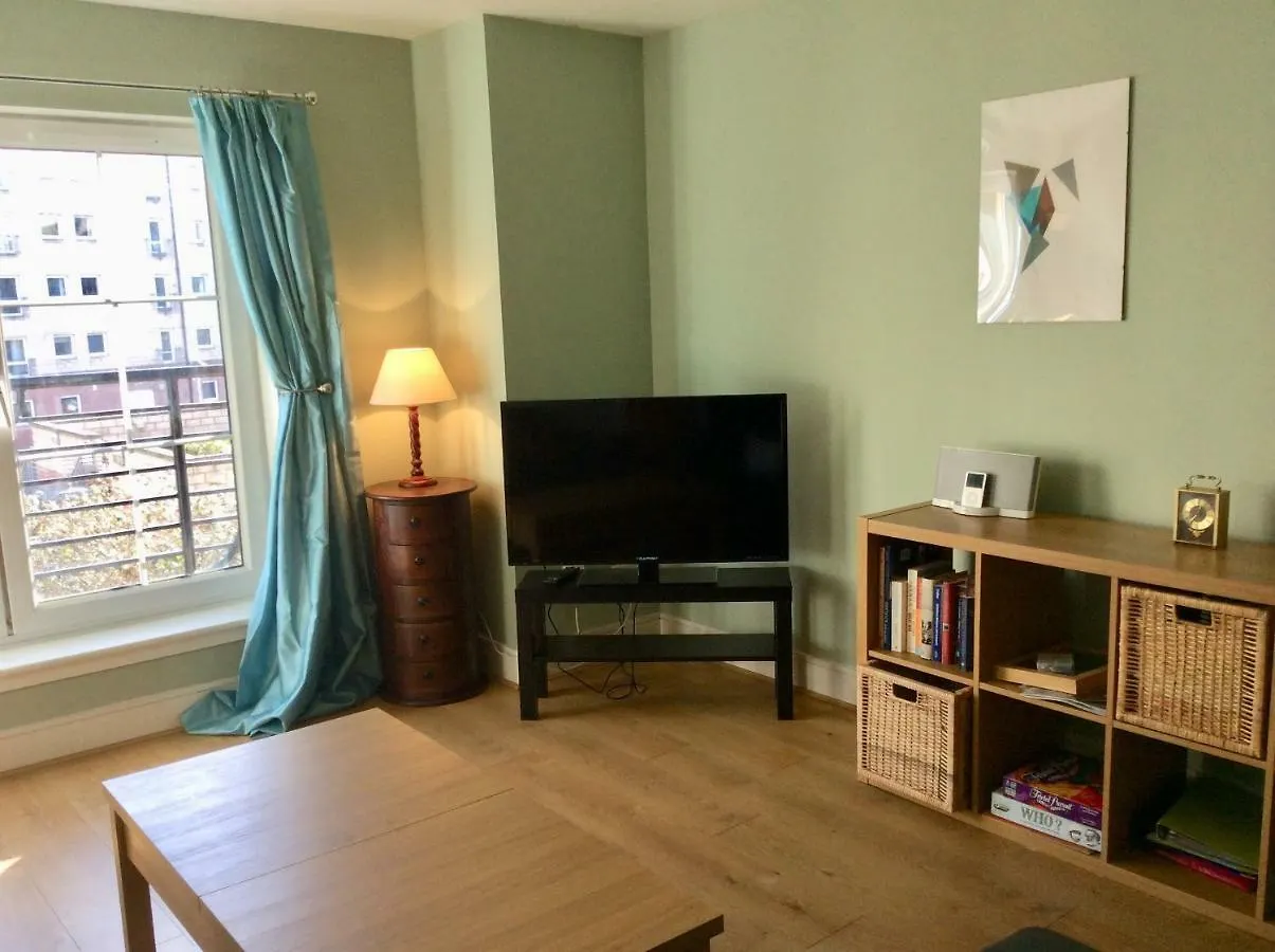 20/5 Timber Bush Apartment Edinburgh